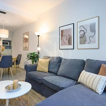 Bonito En Eixample Apartment