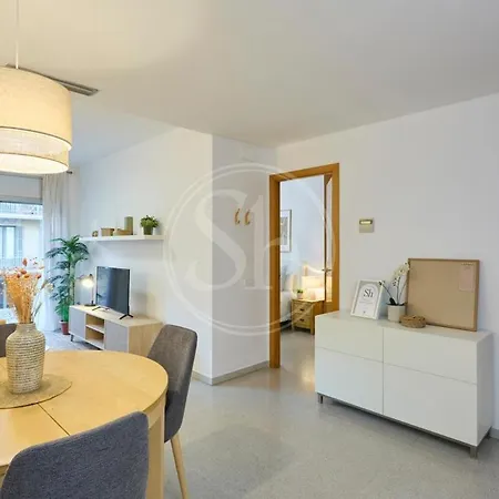 Bonito En Eixample Apartment *
